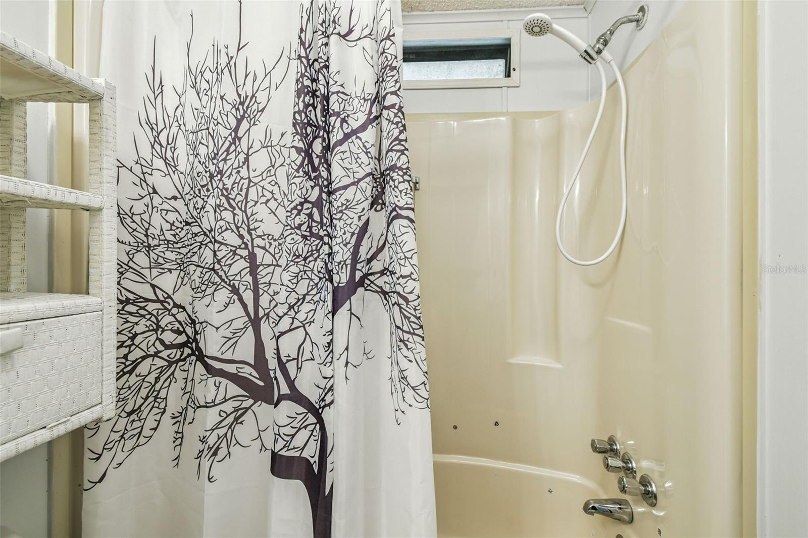 Image 42 of 77 For 1811 Sherwood Hill Dr