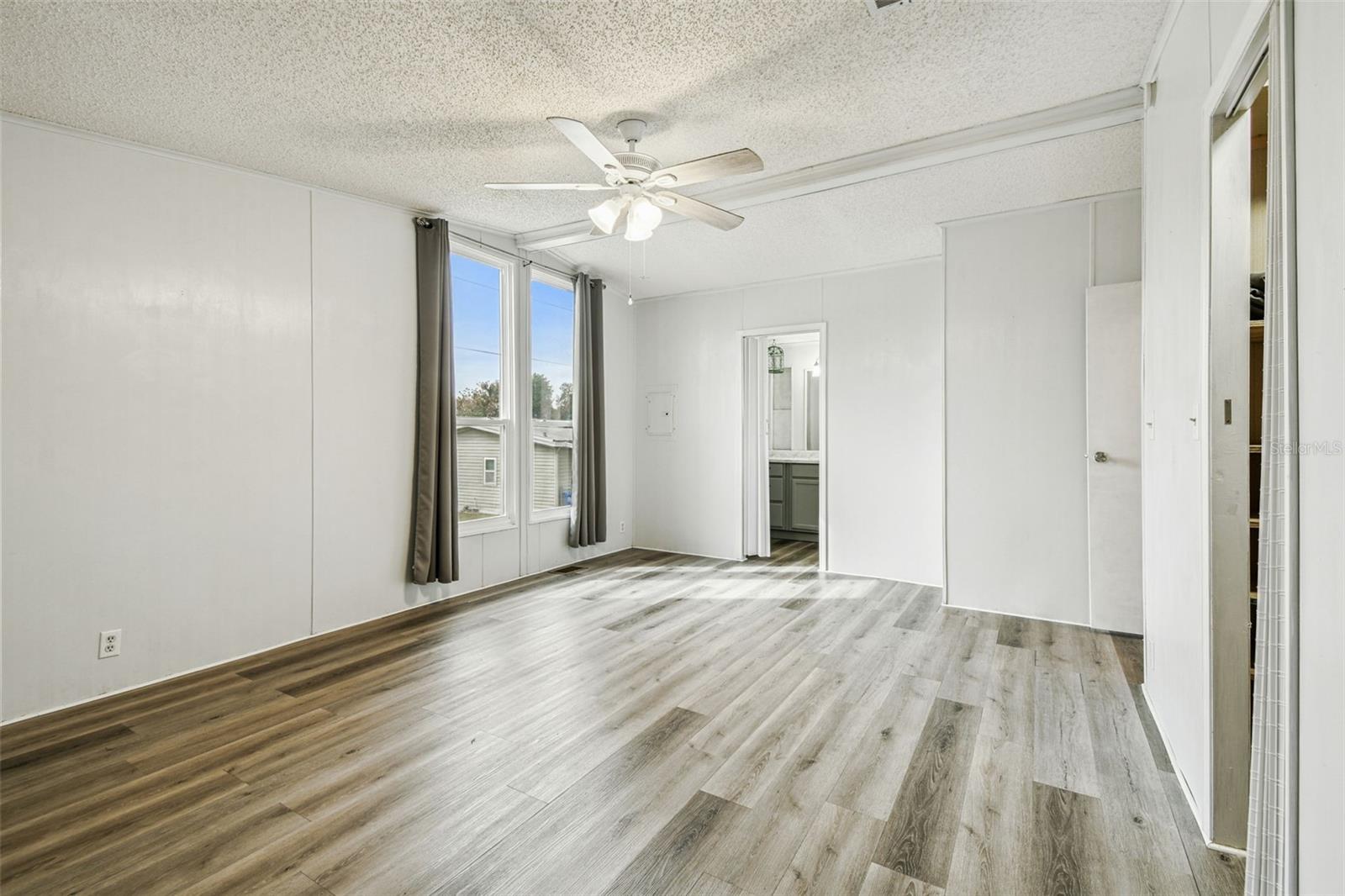 Image 47 of 77 For 1811 Sherwood Hill Dr