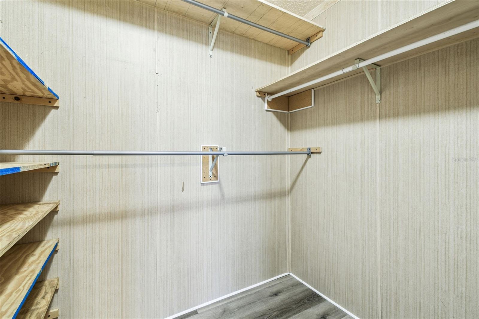 Image 48 of 77 For 1811 Sherwood Hill Dr