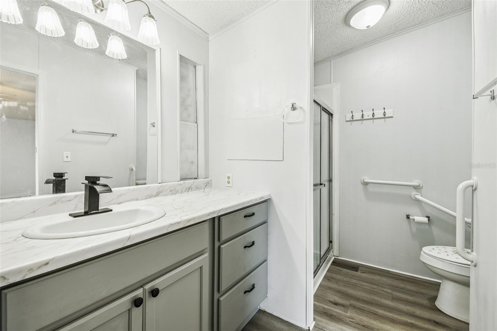 Image 50 of 77 For 1811 Sherwood Hill Dr