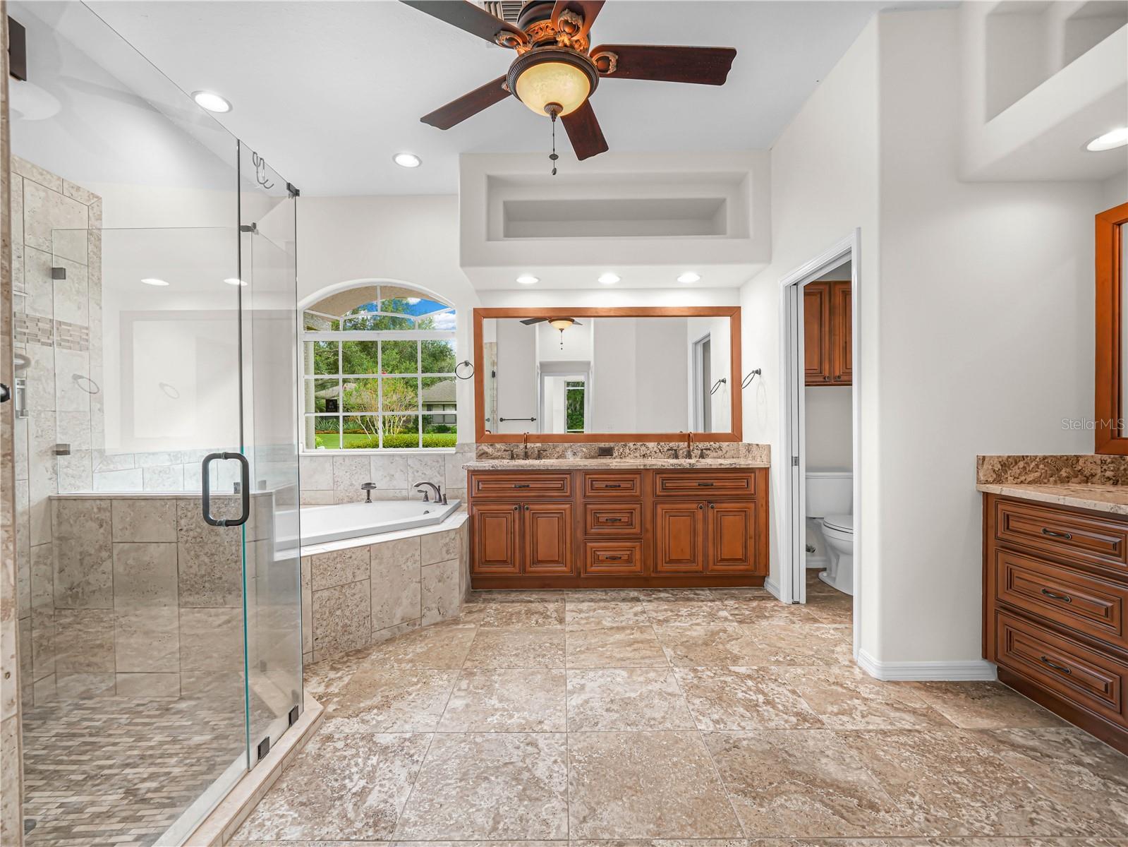 Image 17 of 34 For 1455 Royal Forest Loop