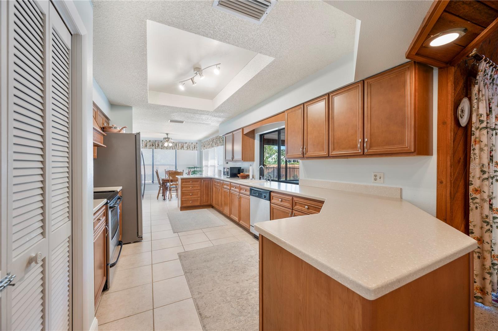 Image 14 of 45 For 1122 Cypress Point W