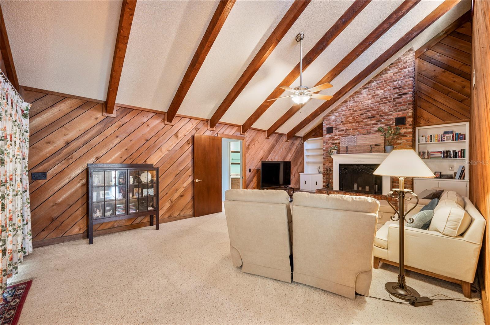 Image 18 of 45 For 1122 Cypress Point W