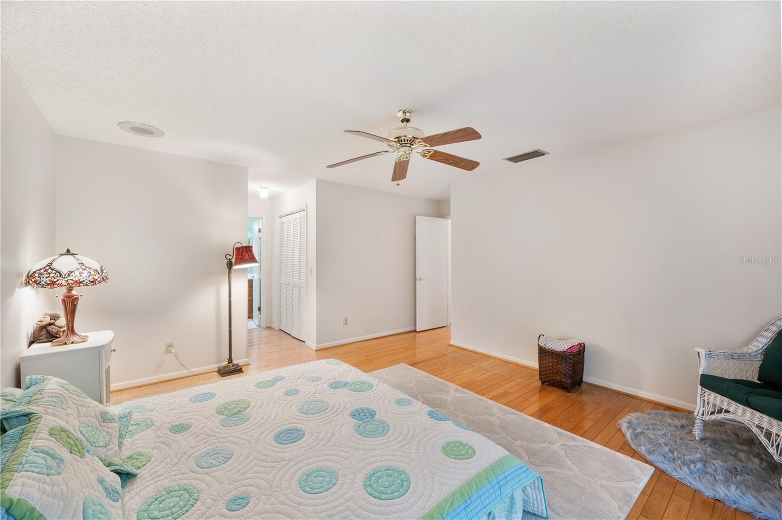 Image 30 of 45 For 1122 Cypress Point W