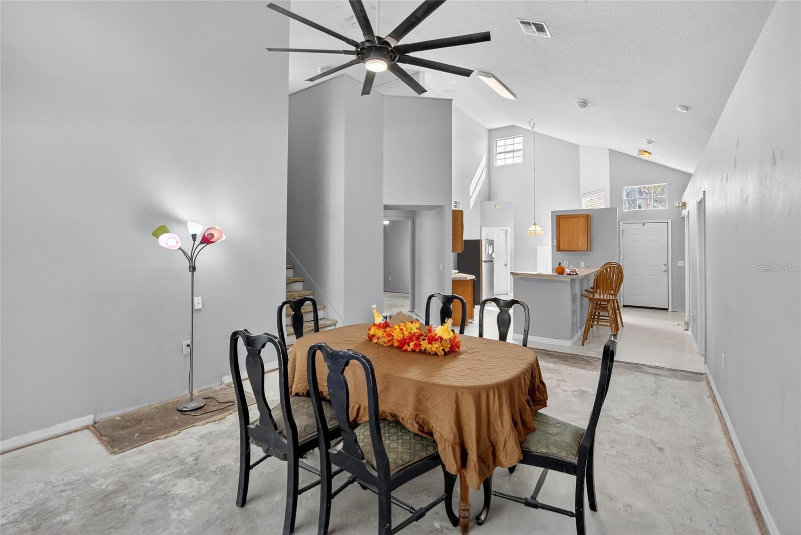 Image 10 of 41 For 449 Majesty Drive