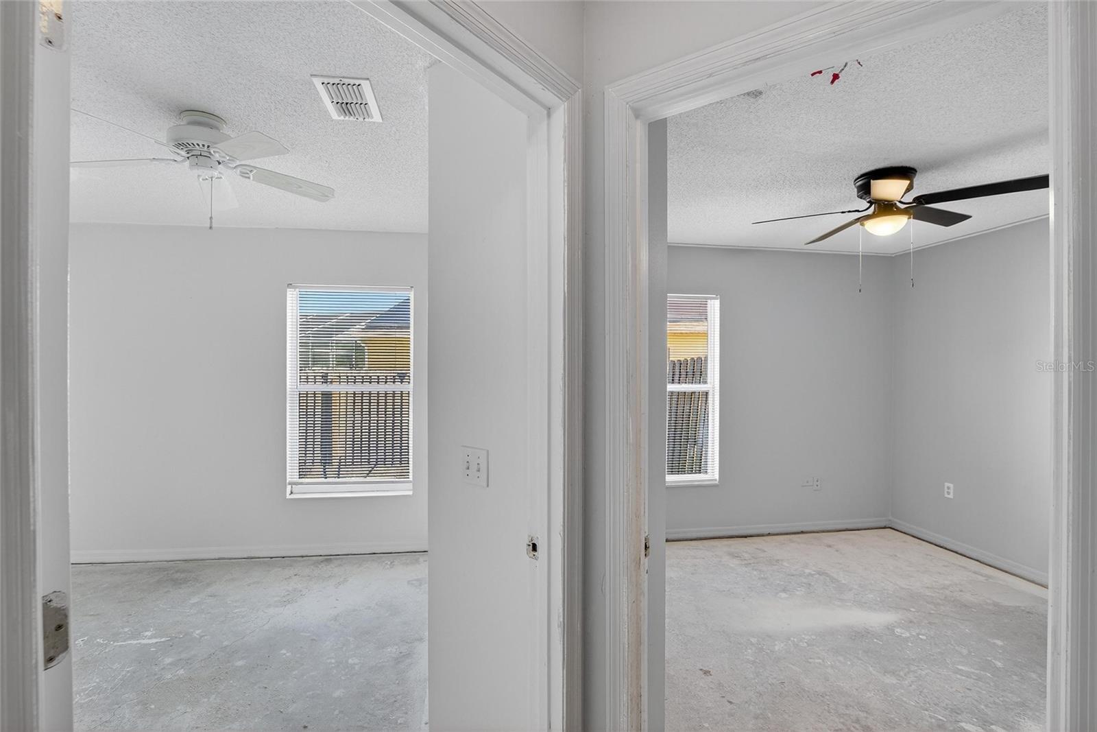 Image 14 of 41 For 449 Majesty Drive