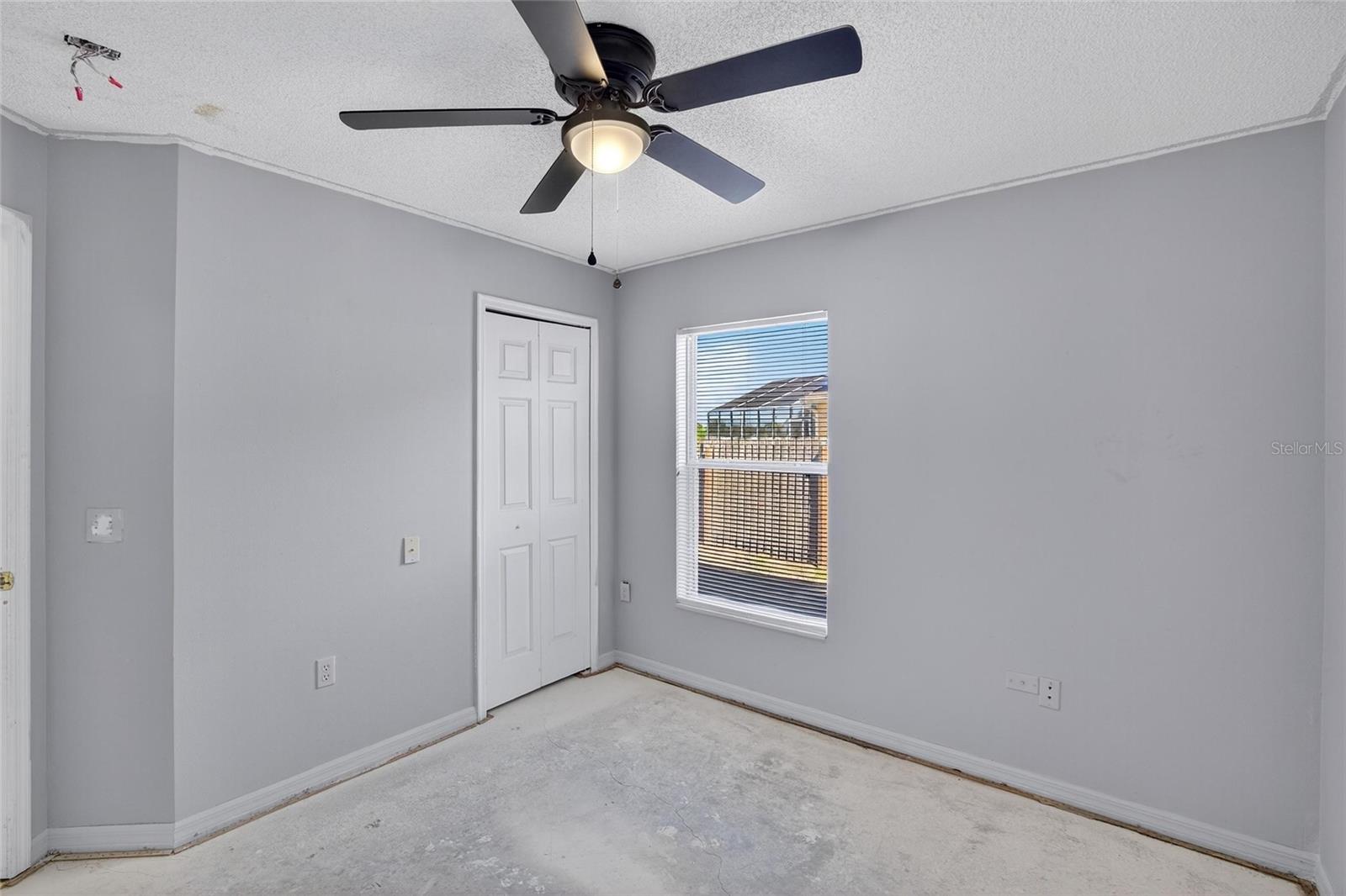 Image 18 of 41 For 449 Majesty Drive