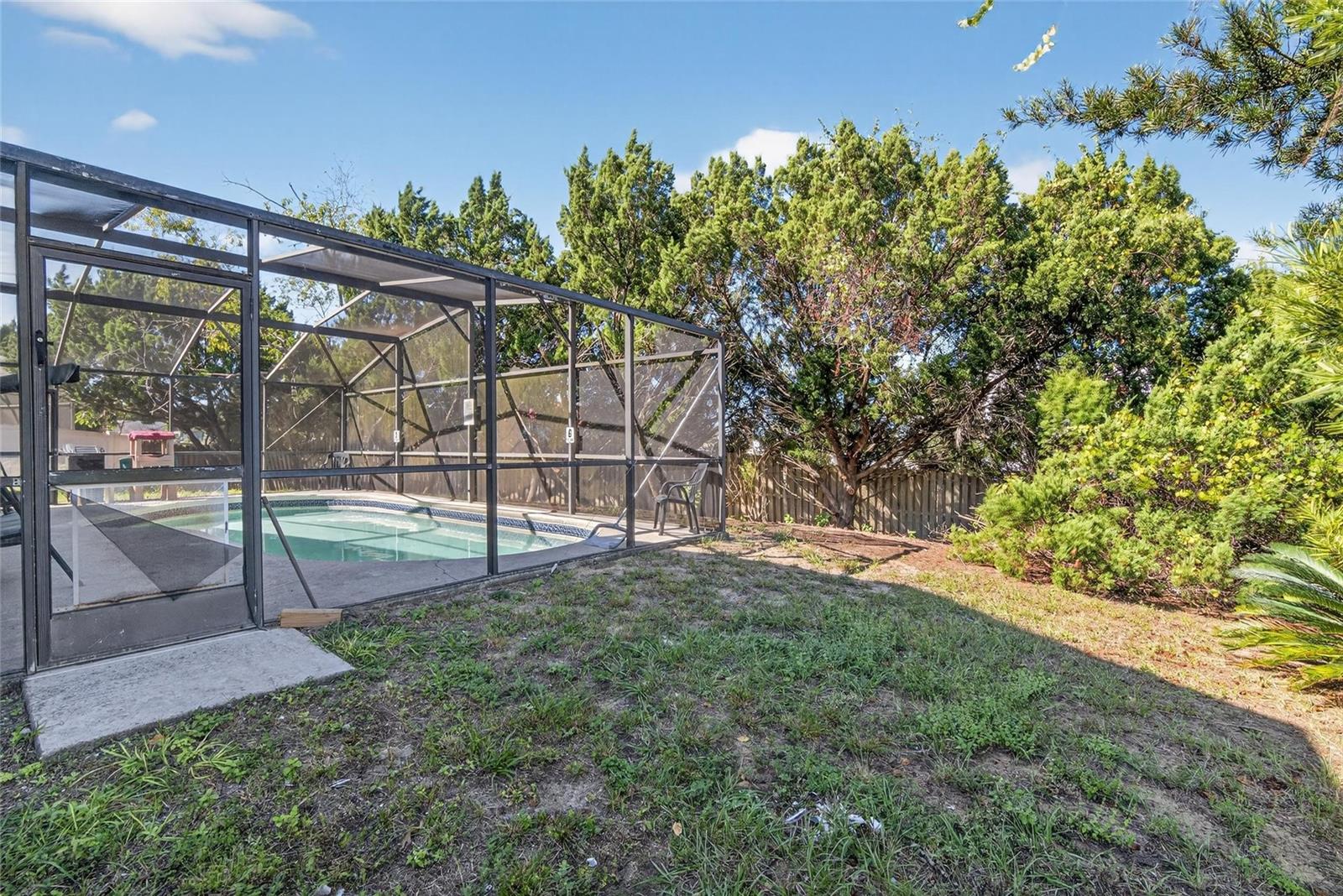 Image 36 of 41 For 449 Majesty Drive