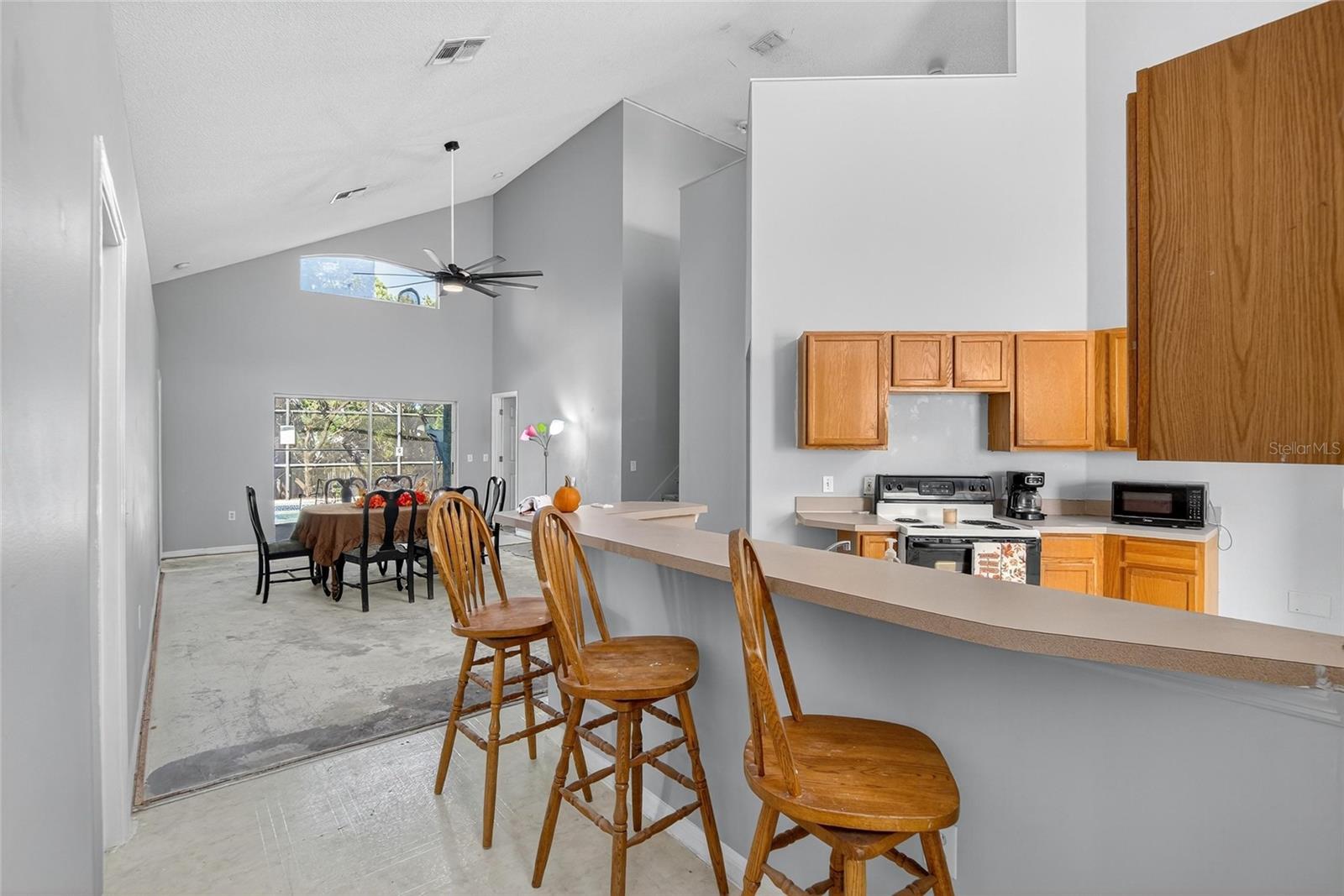 Image 5 of 41 For 449 Majesty Drive