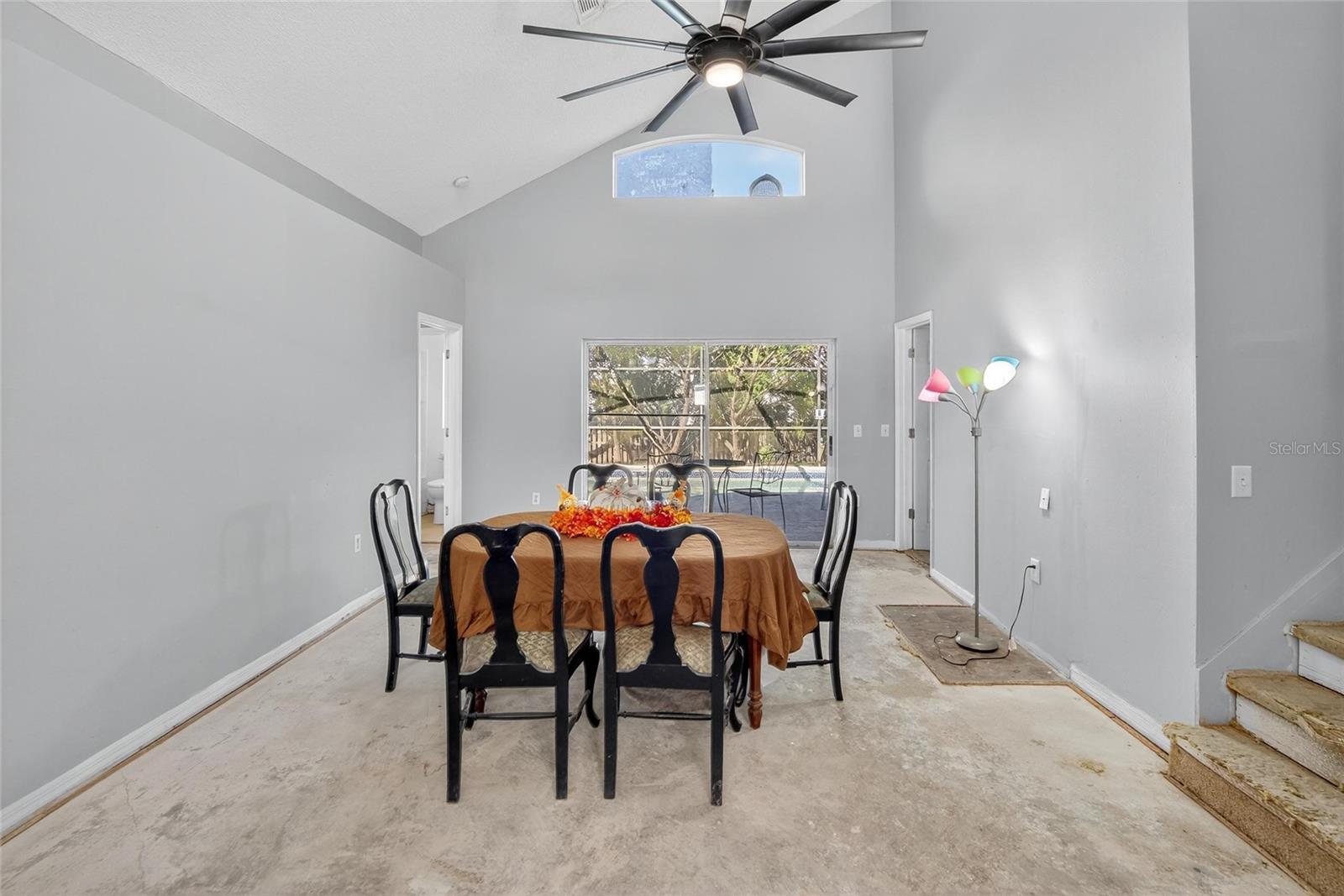 Image 9 of 41 For 449 Majesty Drive