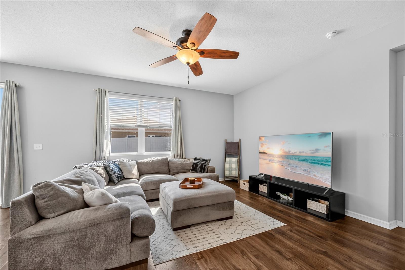 Image 15 of 39 For 4368 Moon Shadow Loop