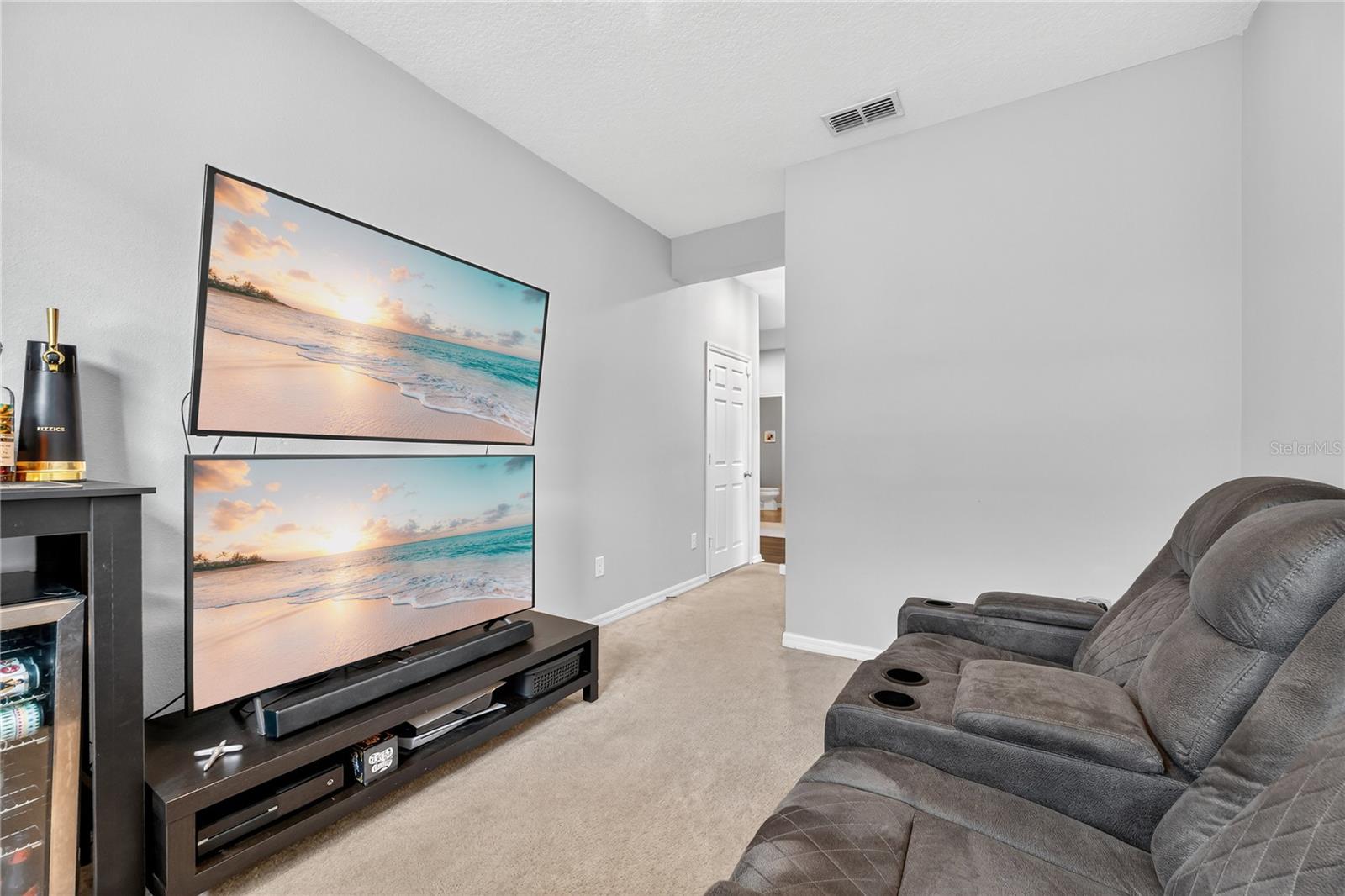 Image 24 of 39 For 4368 Moon Shadow Loop