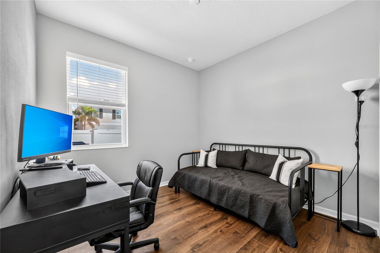 Image 26 of 39 For 4368 Moon Shadow Loop