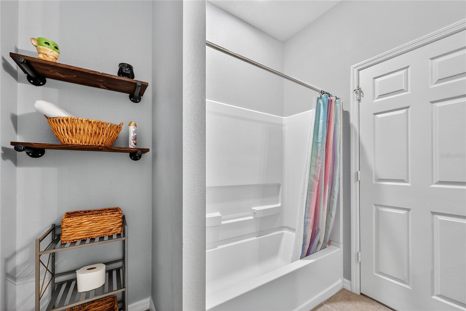 Image 28 of 39 For 4368 Moon Shadow Loop