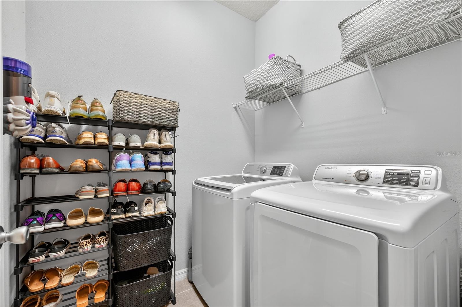 Image 32 of 39 For 4368 Moon Shadow Loop