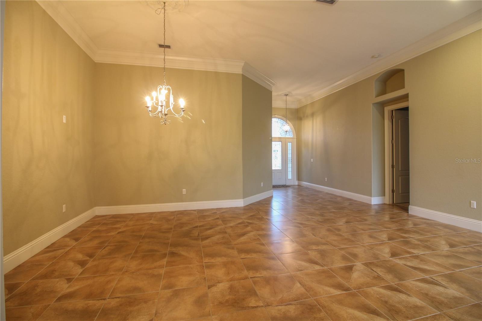 Image 4 of 25 For 5628 Vintage View Boulevard