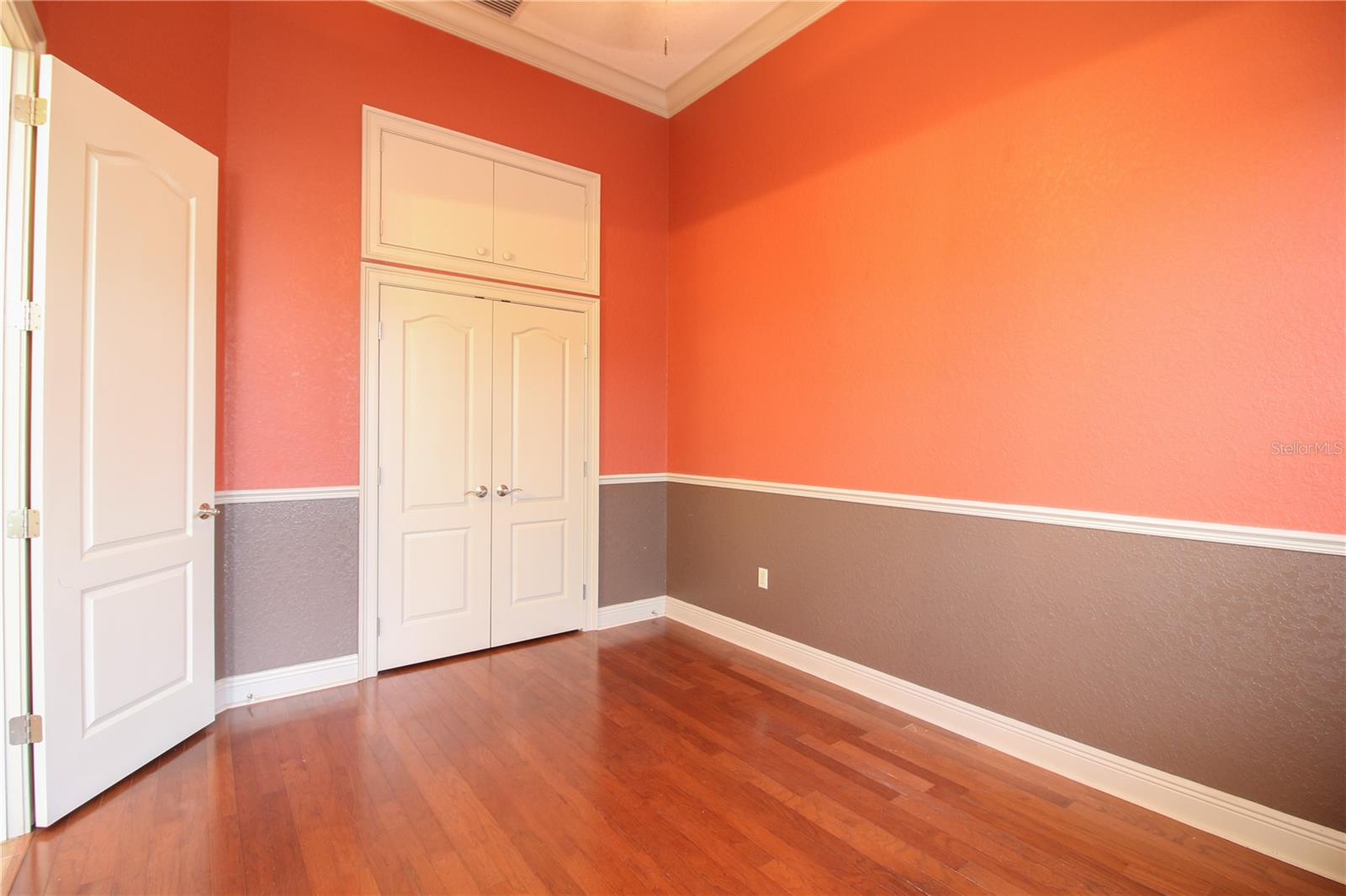 Image 6 of 25 For 5628 Vintage View Boulevard