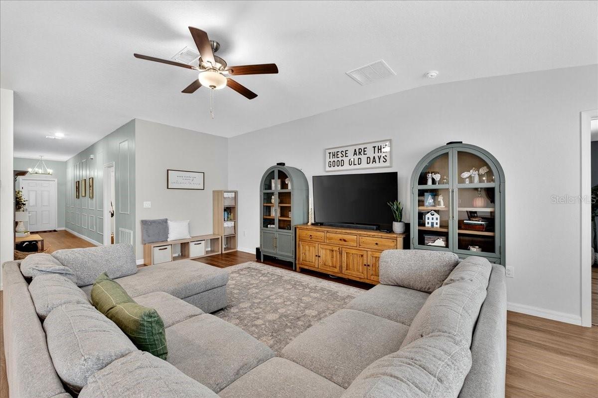 Image 4 of 34 For 3701 Diving Dove Lane