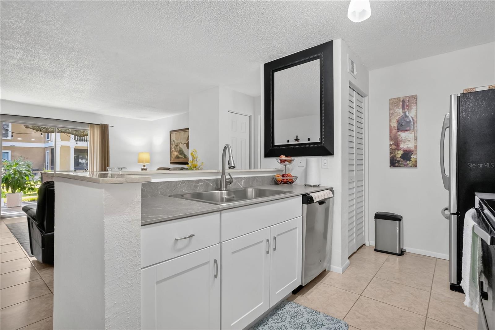 Image 10 of 31 For 9481 Highland Oak Drive 702