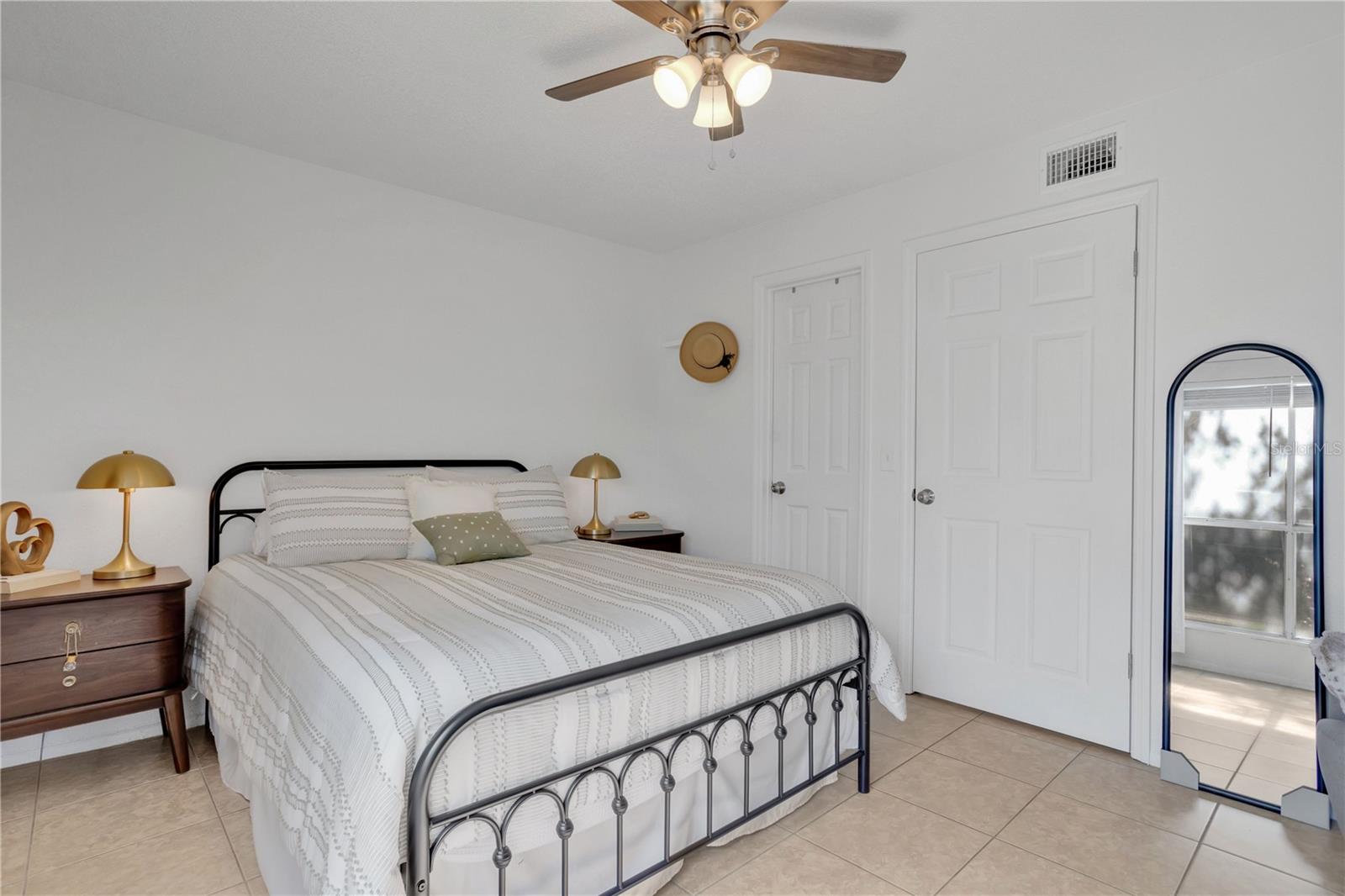 Image 13 of 31 For 9481 Highland Oak Drive 702