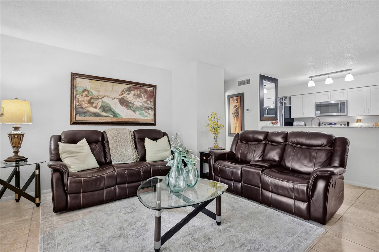 Image 8 of 31 For 9481 Highland Oak Drive 702