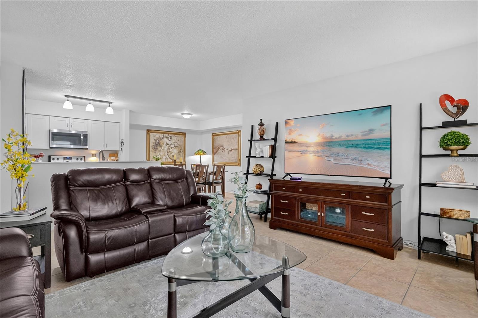 Image 9 of 31 For 9481 Highland Oak Drive 702