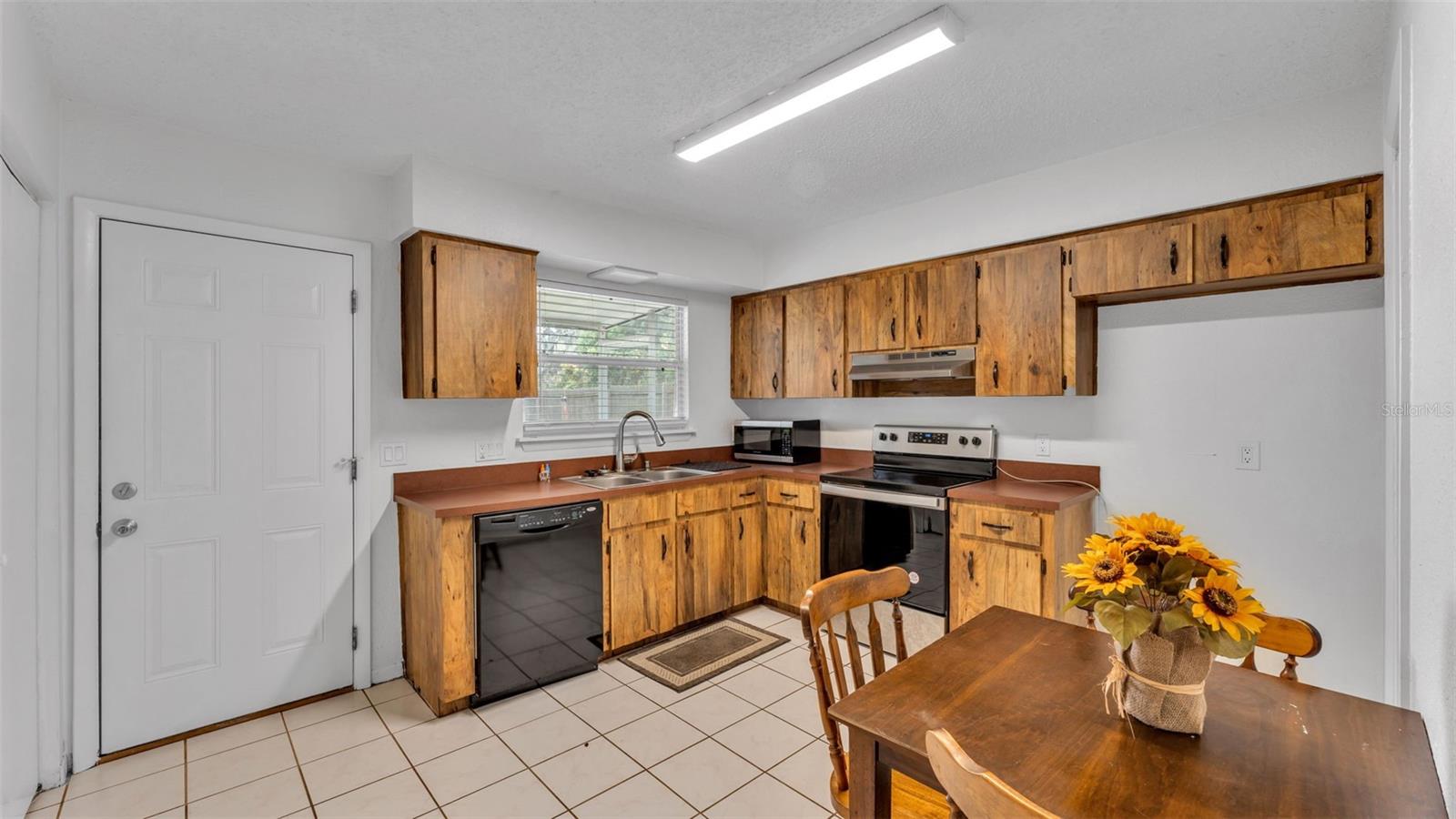 Image 6 of 30 For 4654 Gary Avenue