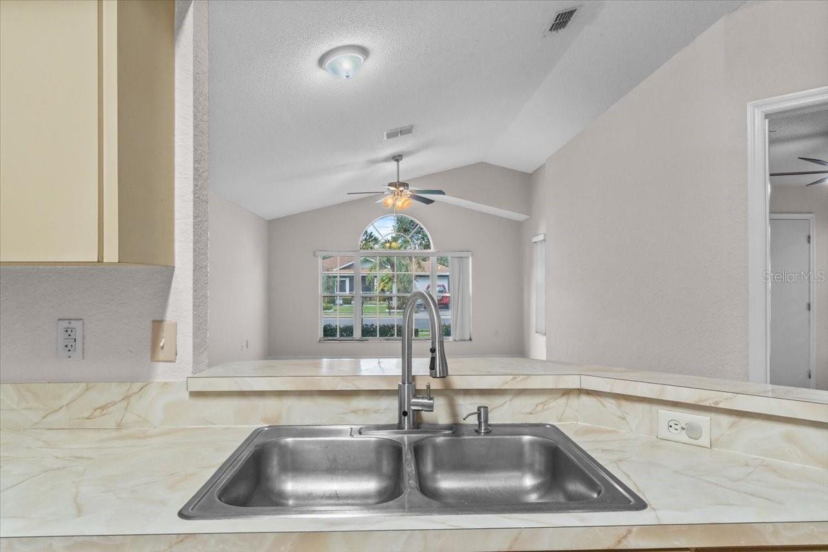 Image 17 of 31 For 990 Forrest Drive