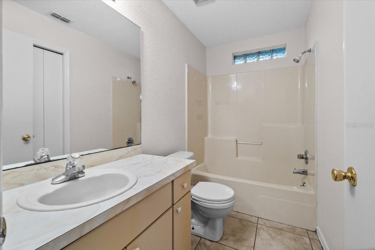 Image 18 of 31 For 990 Forrest Drive