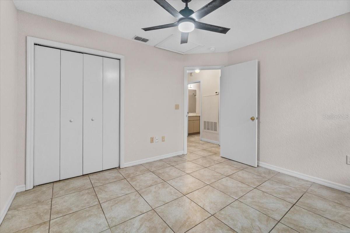 Image 21 of 31 For 990 Forrest Drive