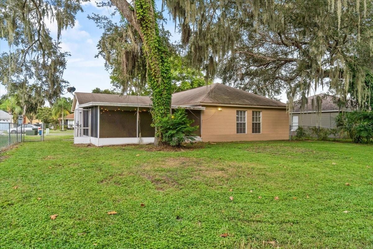 Image 22 of 31 For 990 Forrest Drive