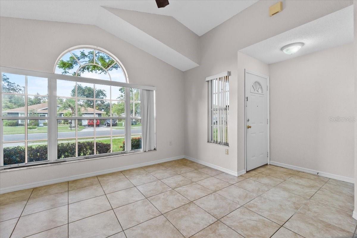 Image 4 of 31 For 990 Forrest Drive