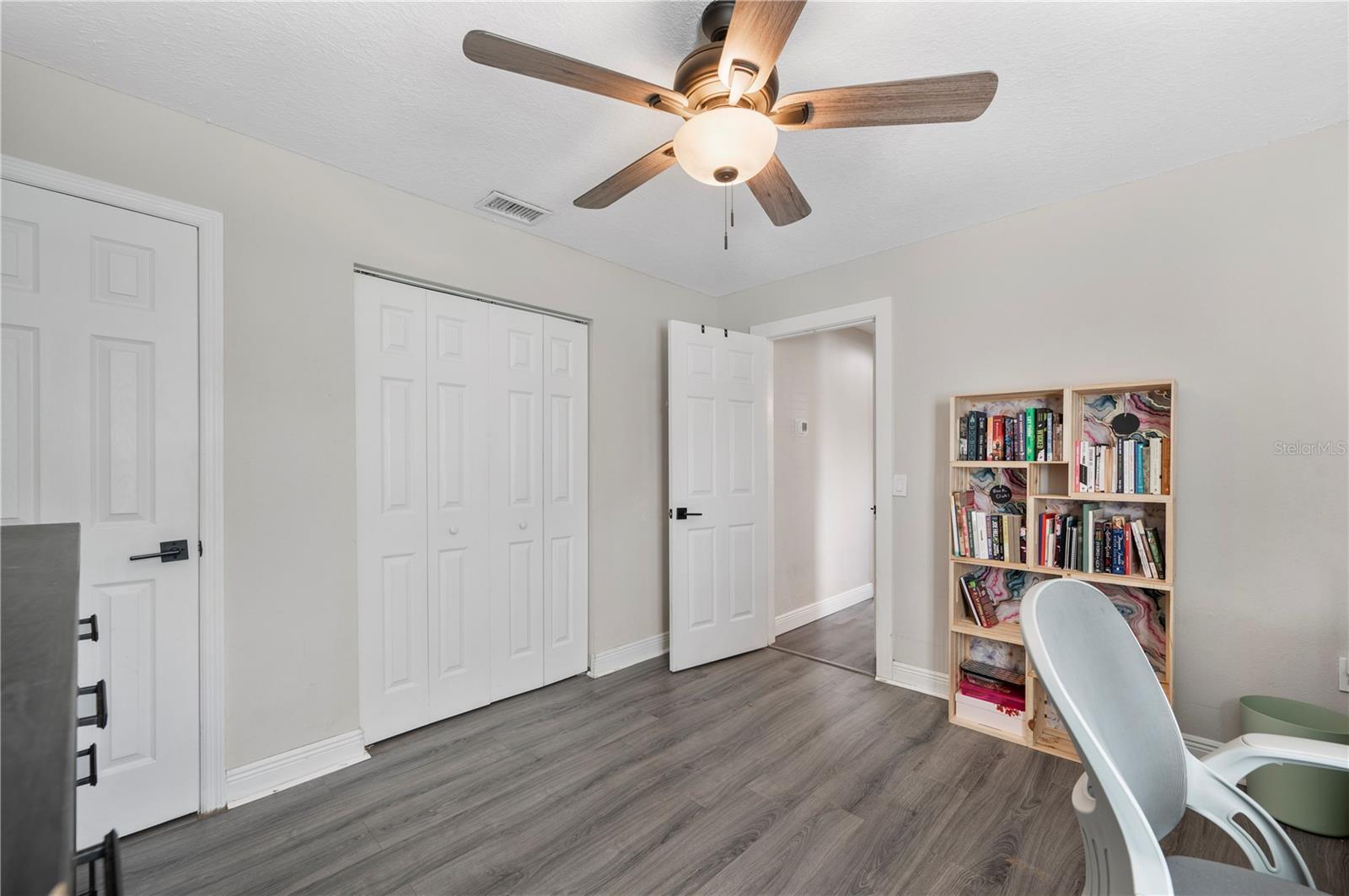 Image 18 of 35 For 5102 Willowbrook Lane