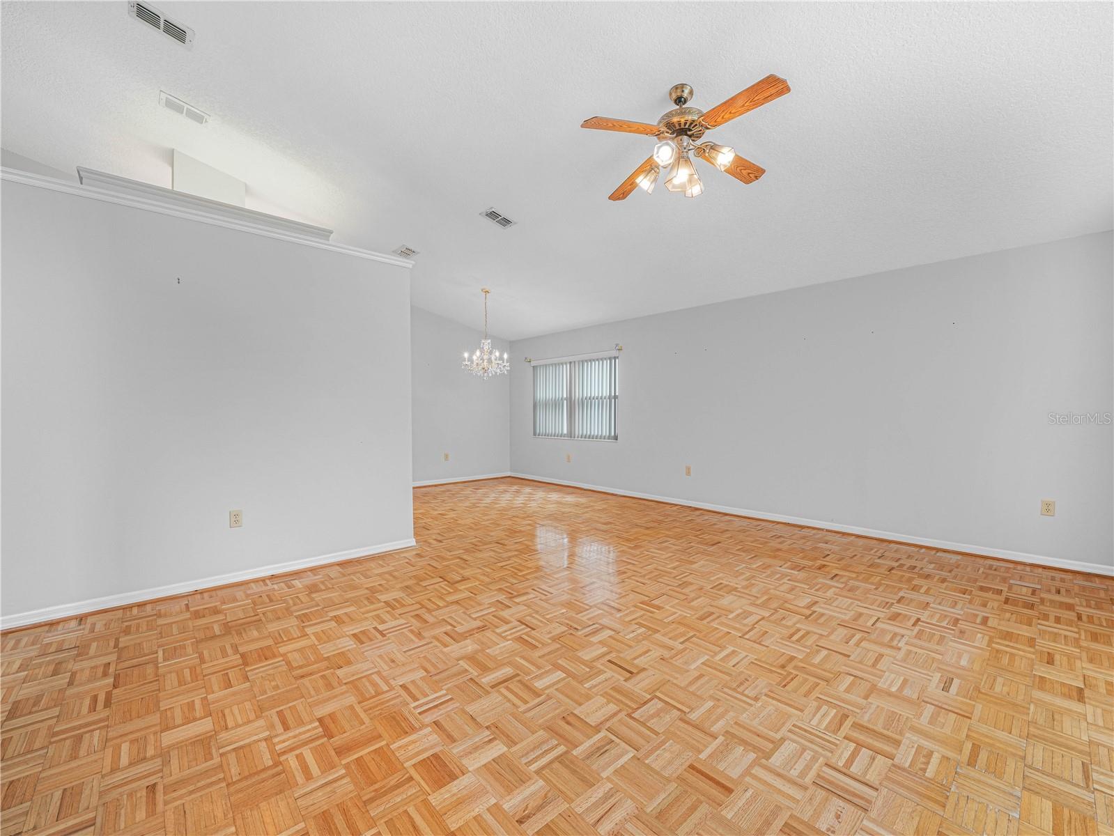 Image 5 of 26 For 6011 Condor Drive