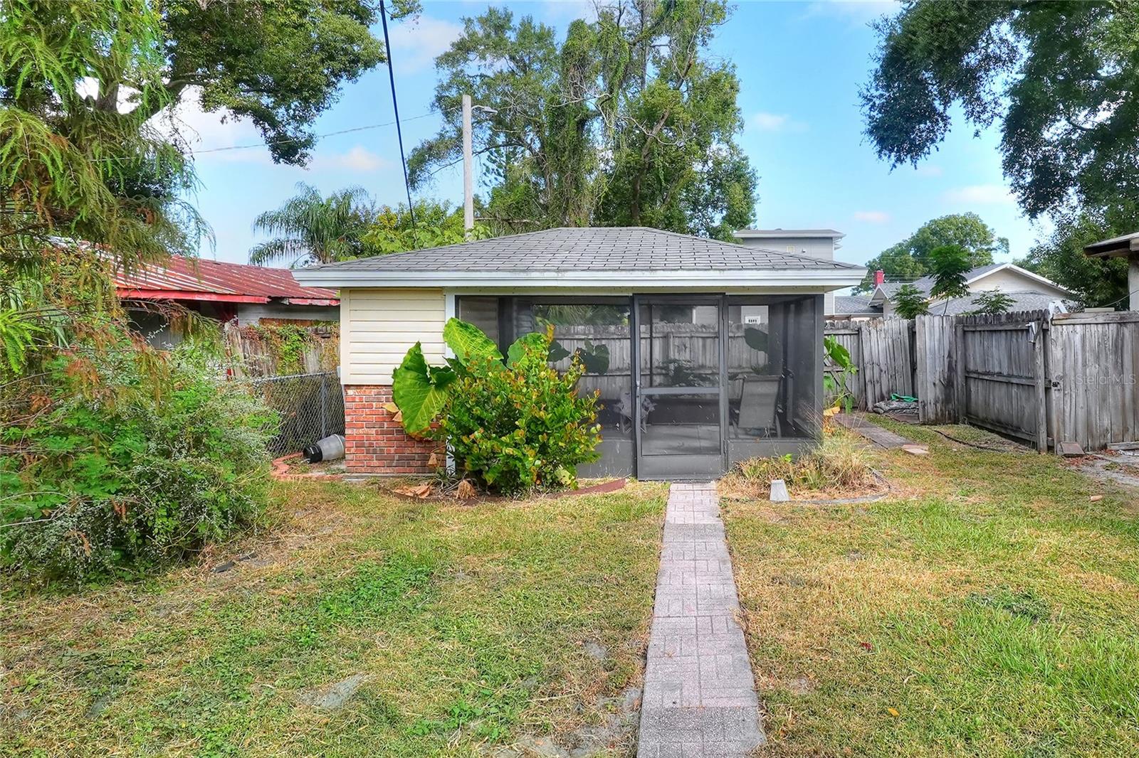 Image 21 of 30 For 609 Park Street