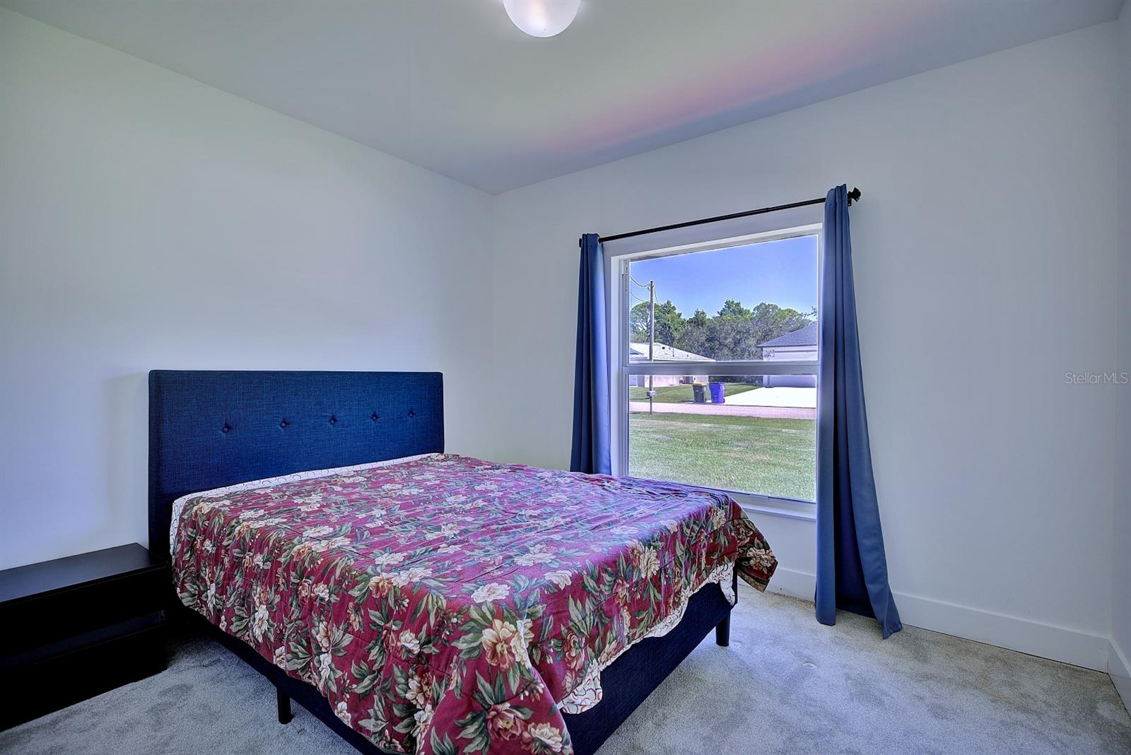 Image 14 of 28 For 827 Renault Avenue