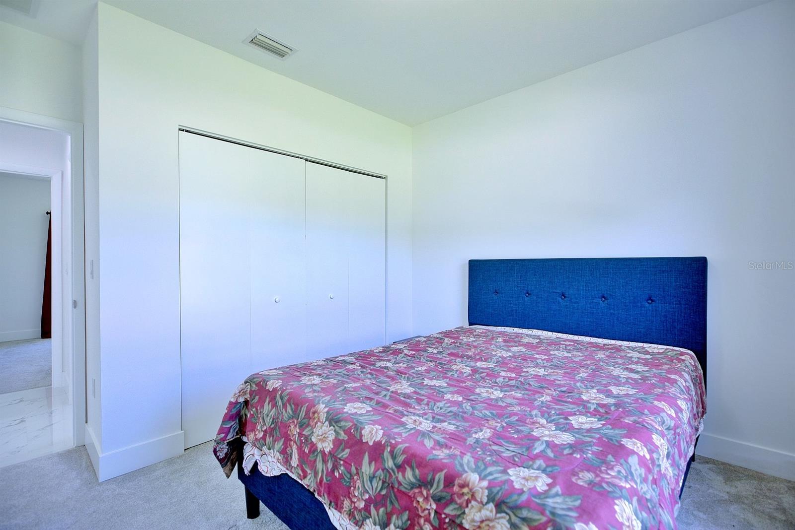 Image 15 of 28 For 827 Renault Avenue