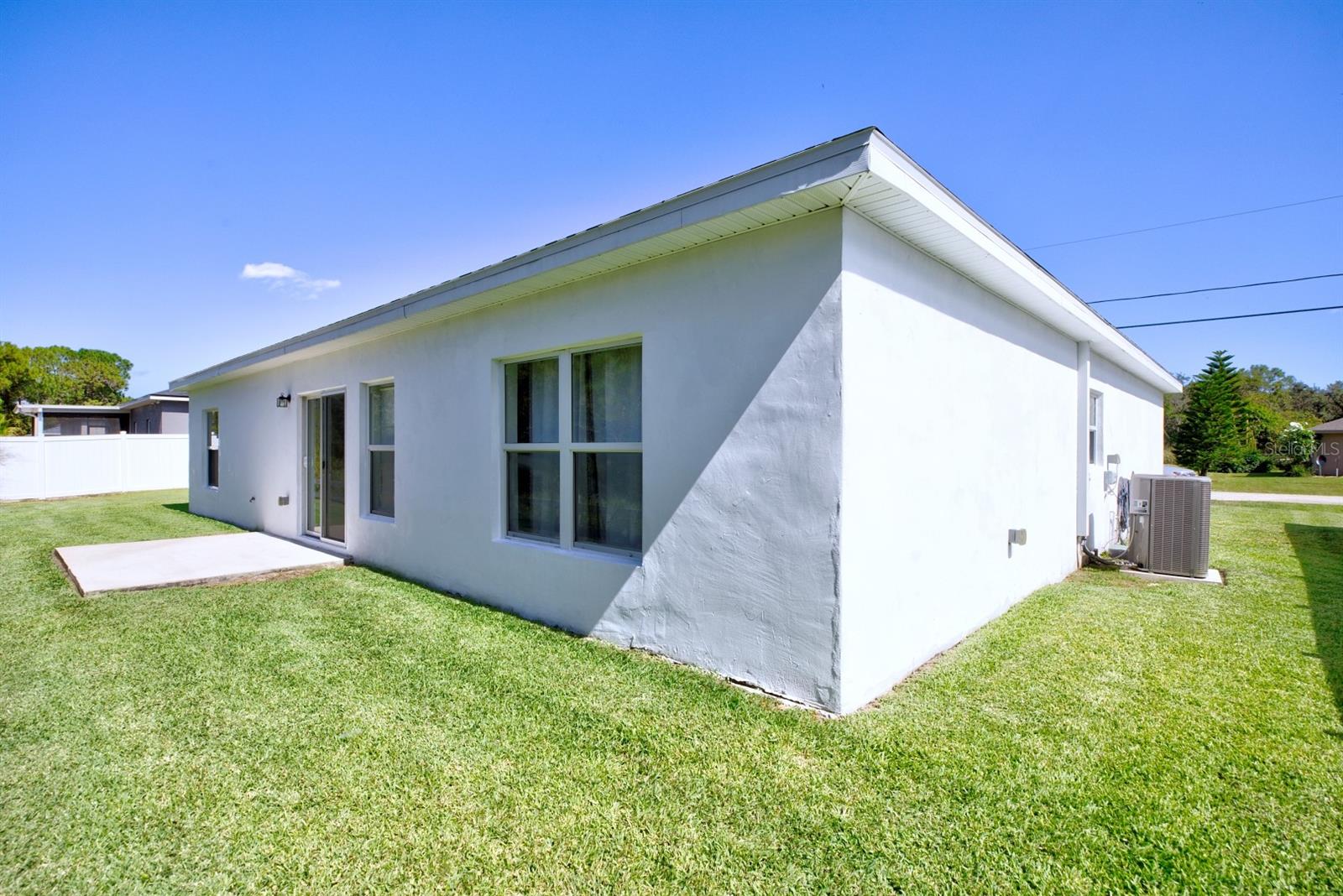 Image 27 of 28 For 827 Renault Avenue