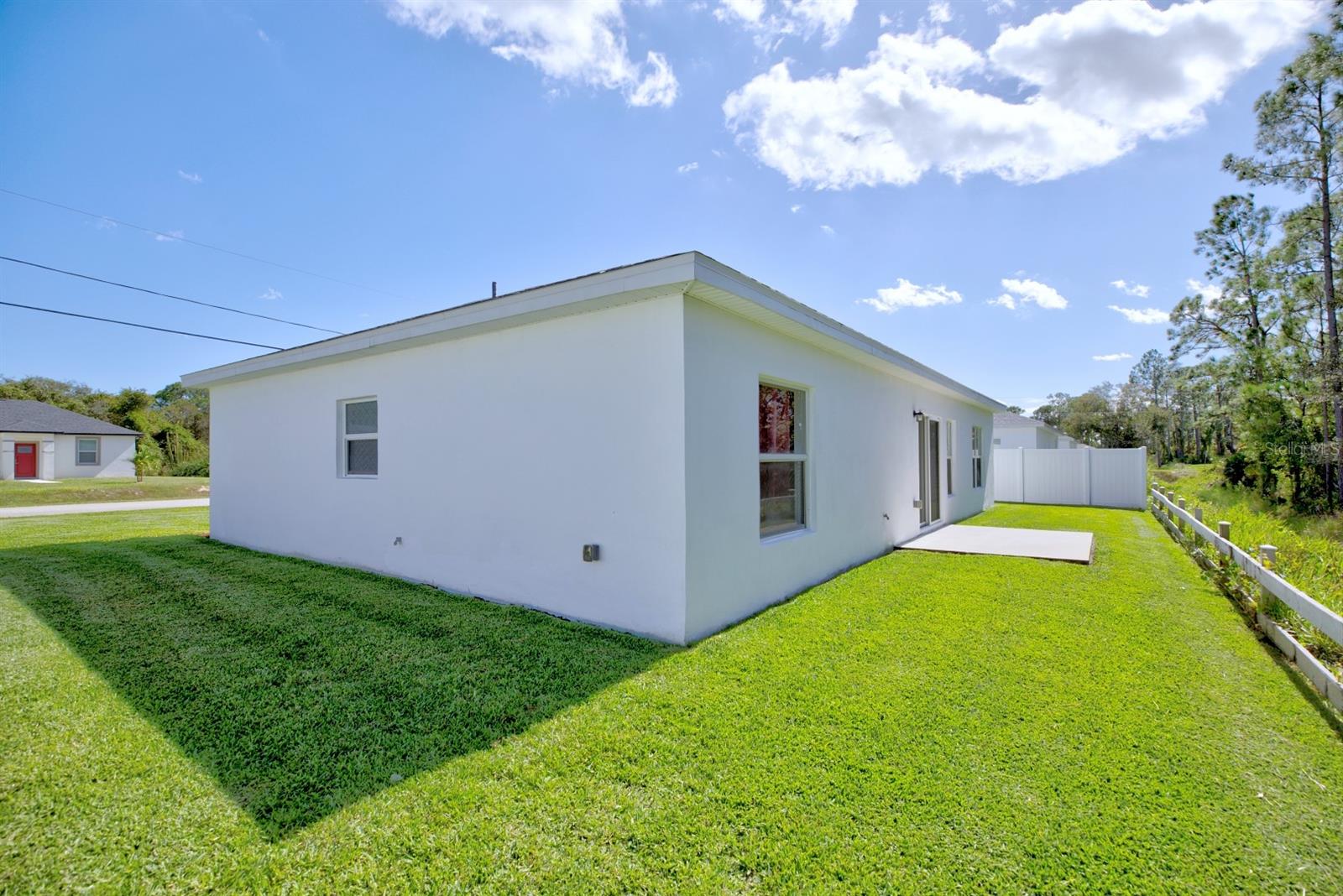 Image 28 of 28 For 827 Renault Avenue