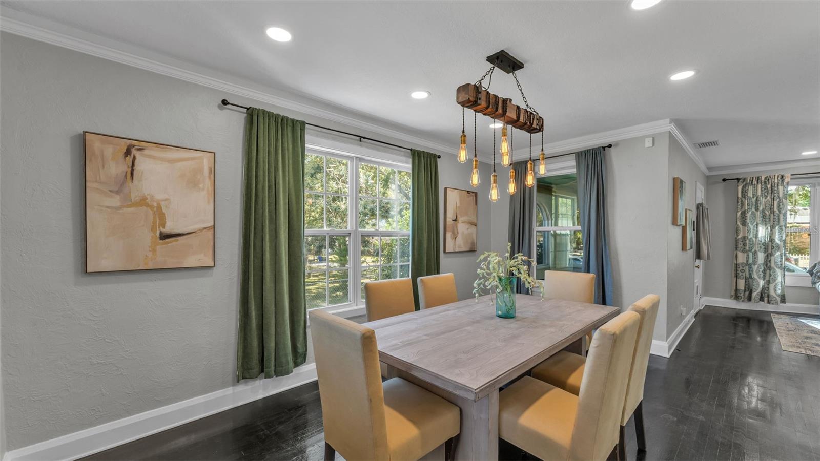 Image 11 of 40 For 724 Buena Vista Street