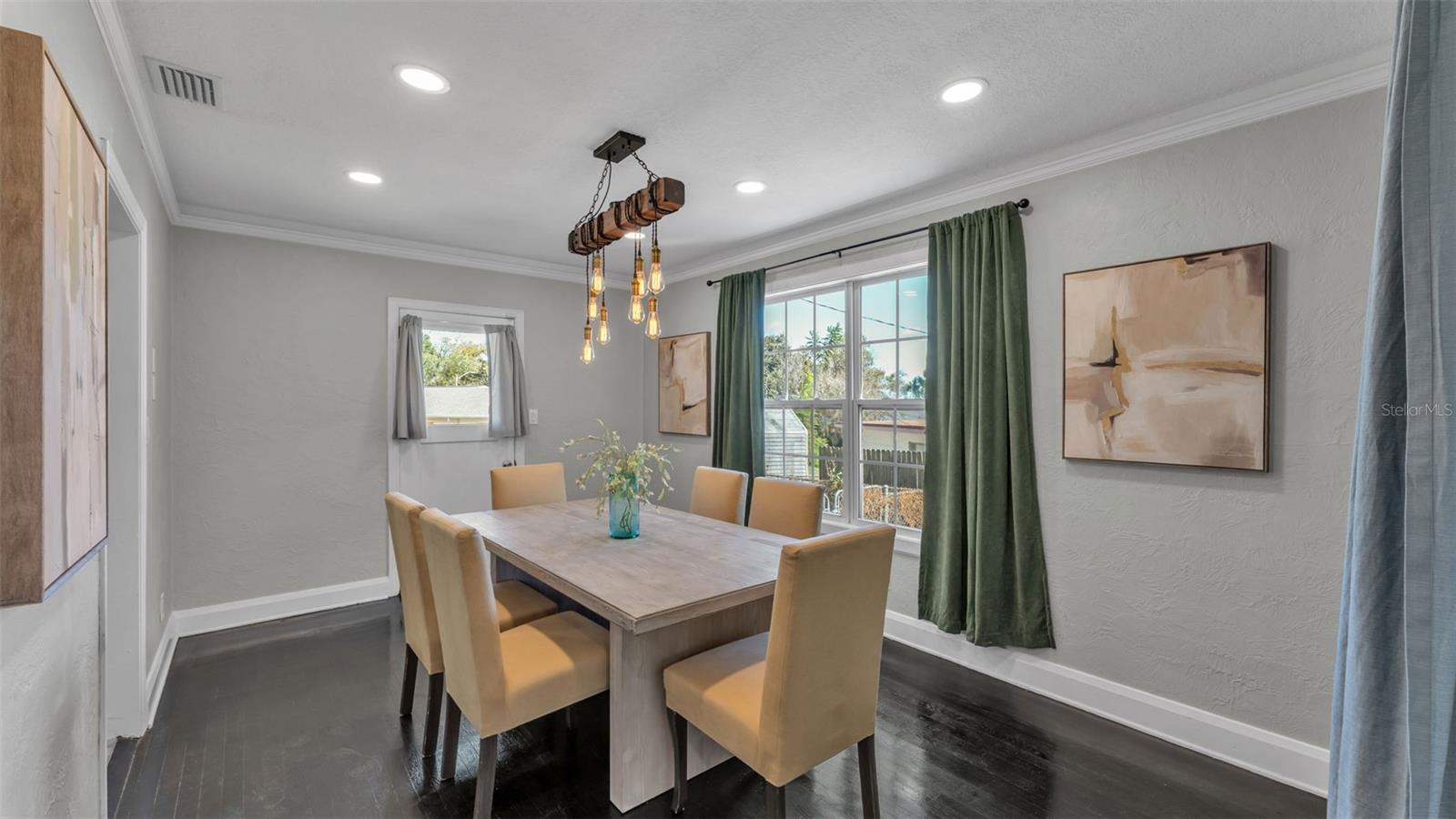 Image 12 of 40 For 724 Buena Vista Street