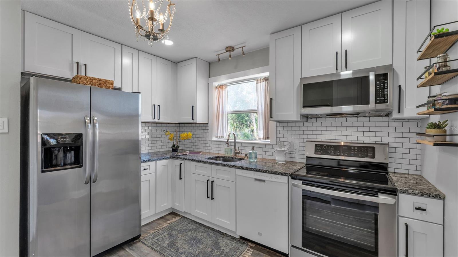 Image 14 of 40 For 724 Buena Vista Street