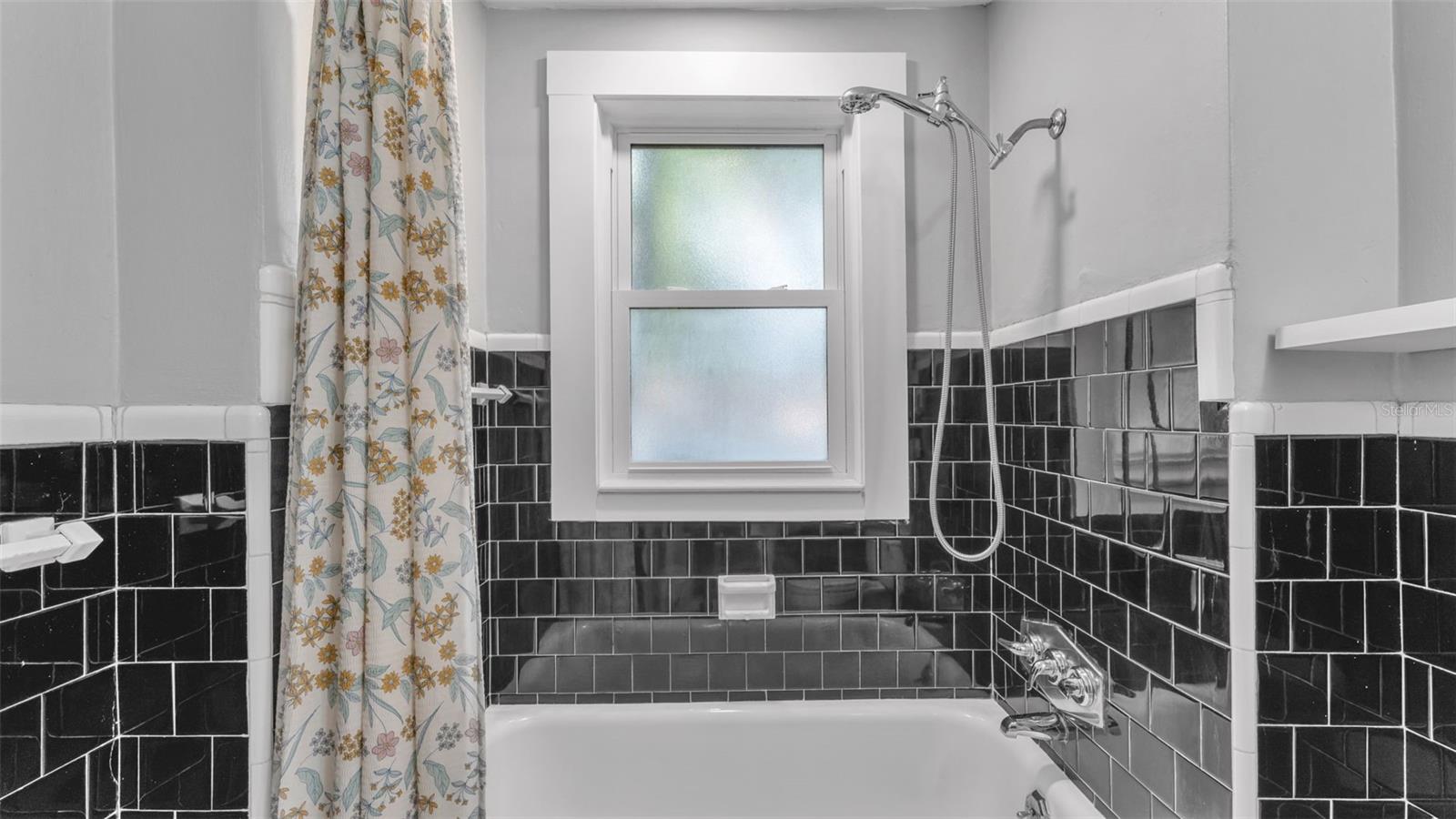 Image 20 of 40 For 724 Buena Vista Street