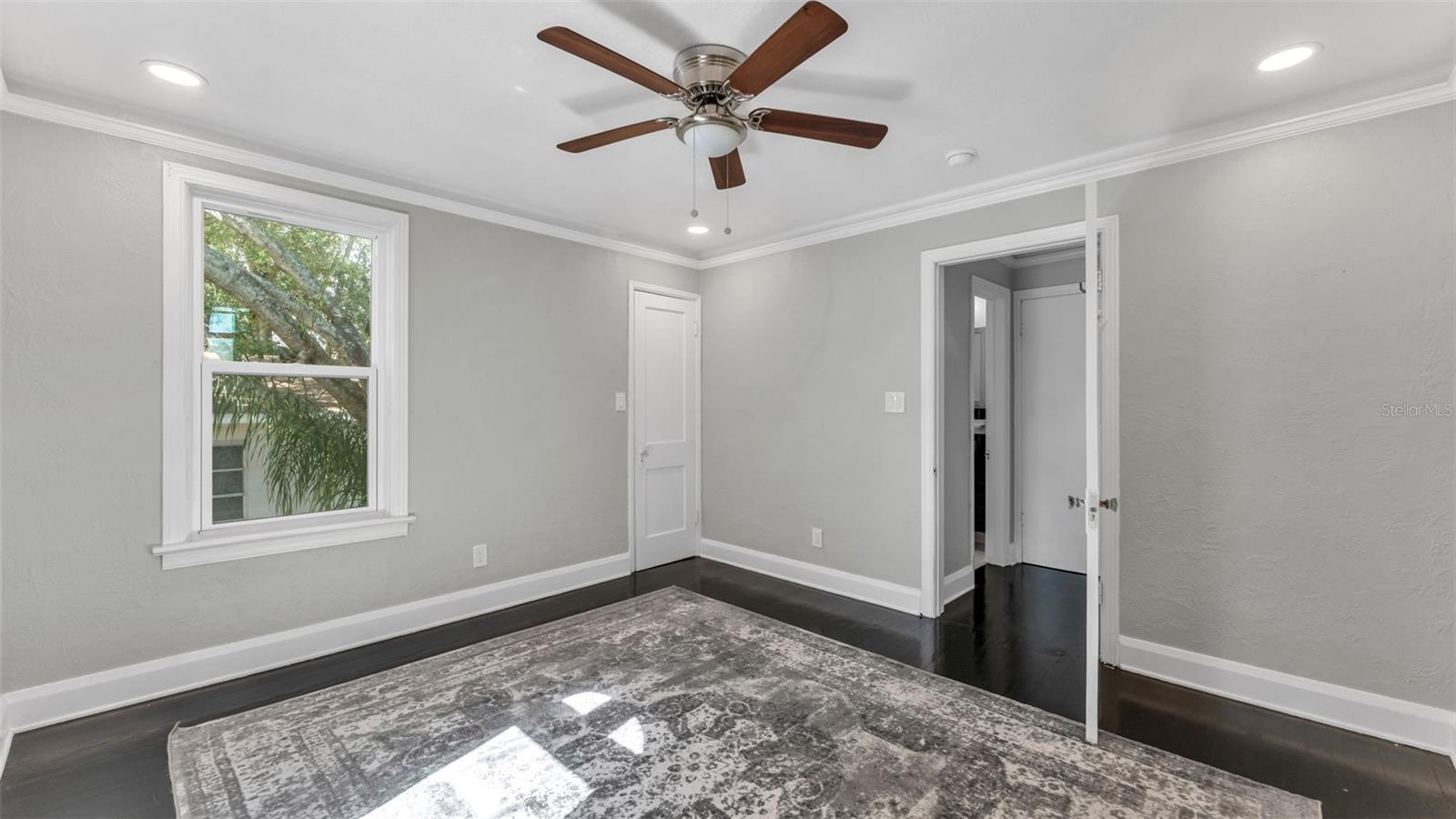 Image 23 of 40 For 724 Buena Vista Street