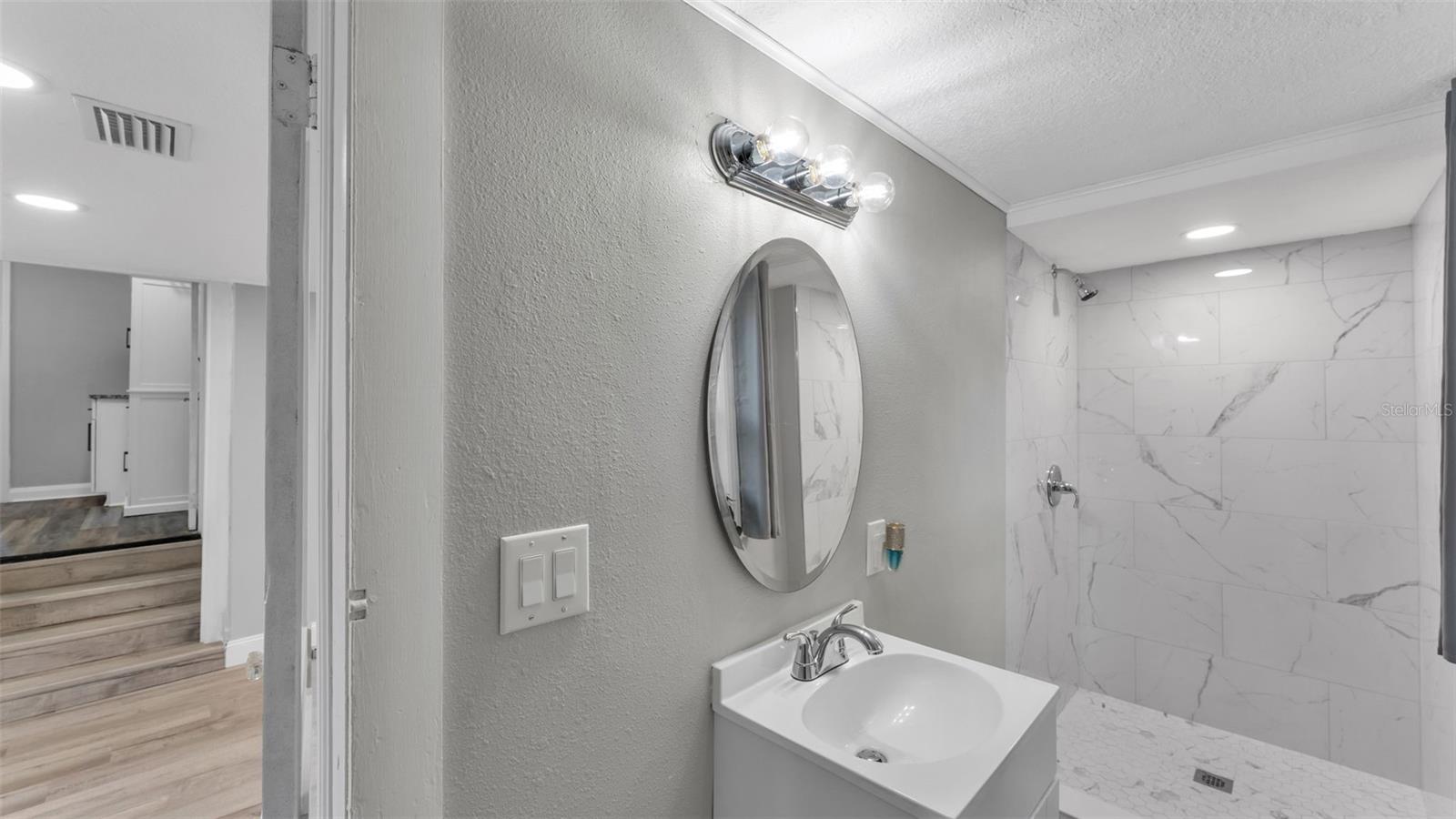 Image 26 of 40 For 724 Buena Vista Street