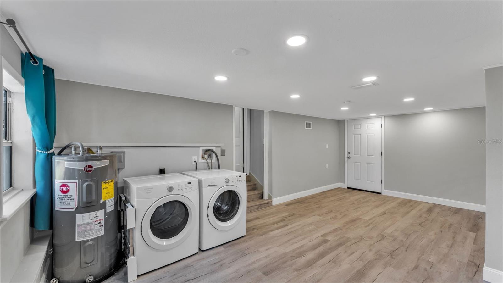 Image 28 of 40 For 724 Buena Vista Street