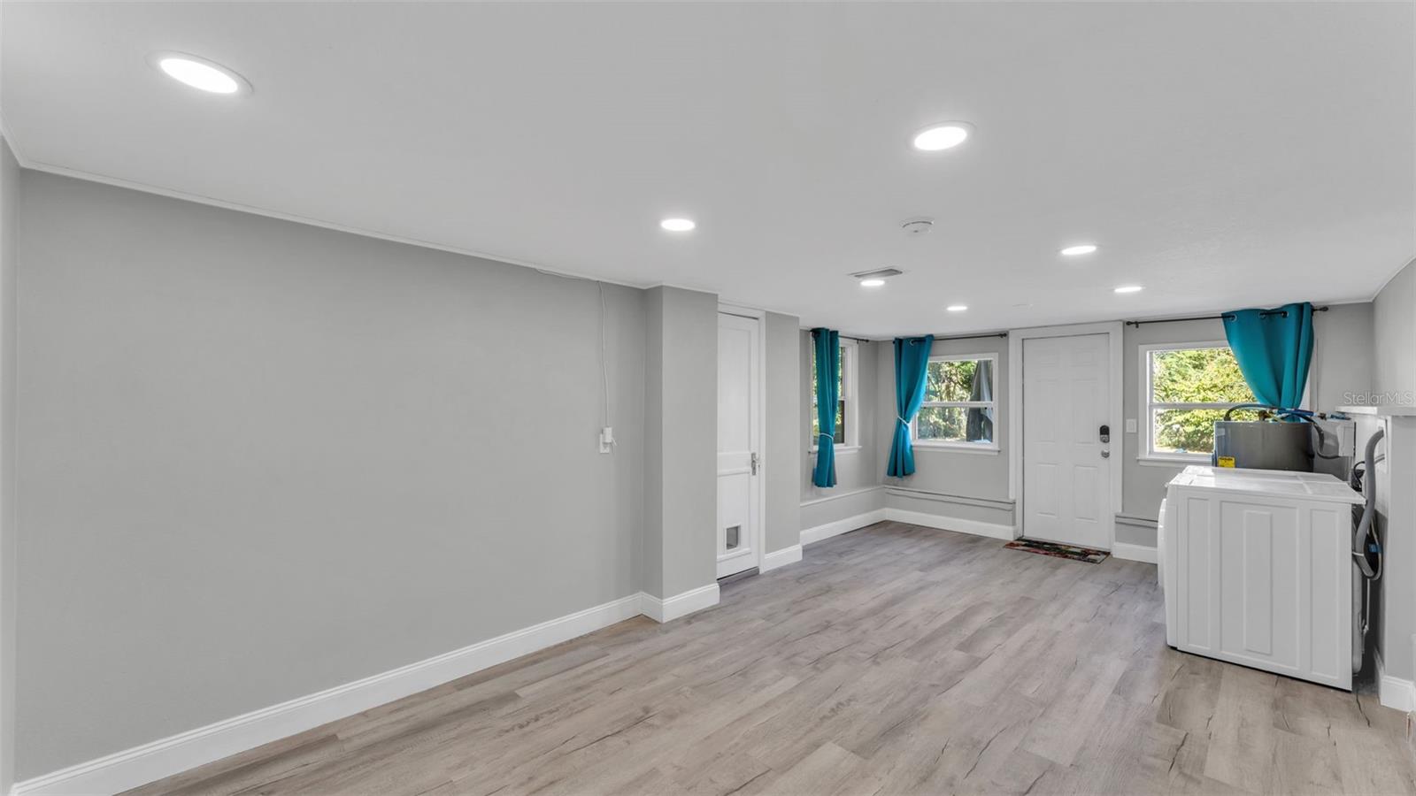 Image 29 of 40 For 724 Buena Vista Street