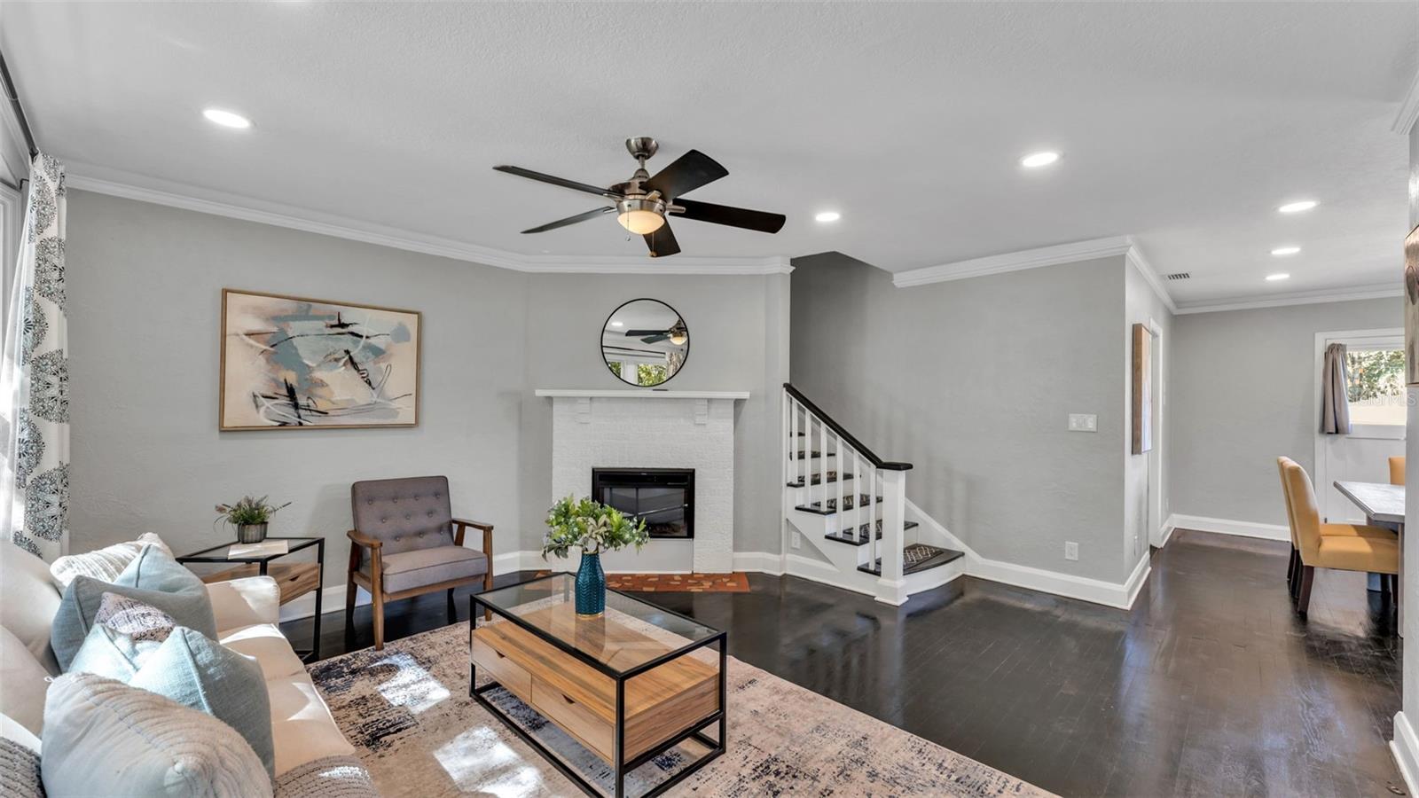 Image 6 of 40 For 724 Buena Vista Street