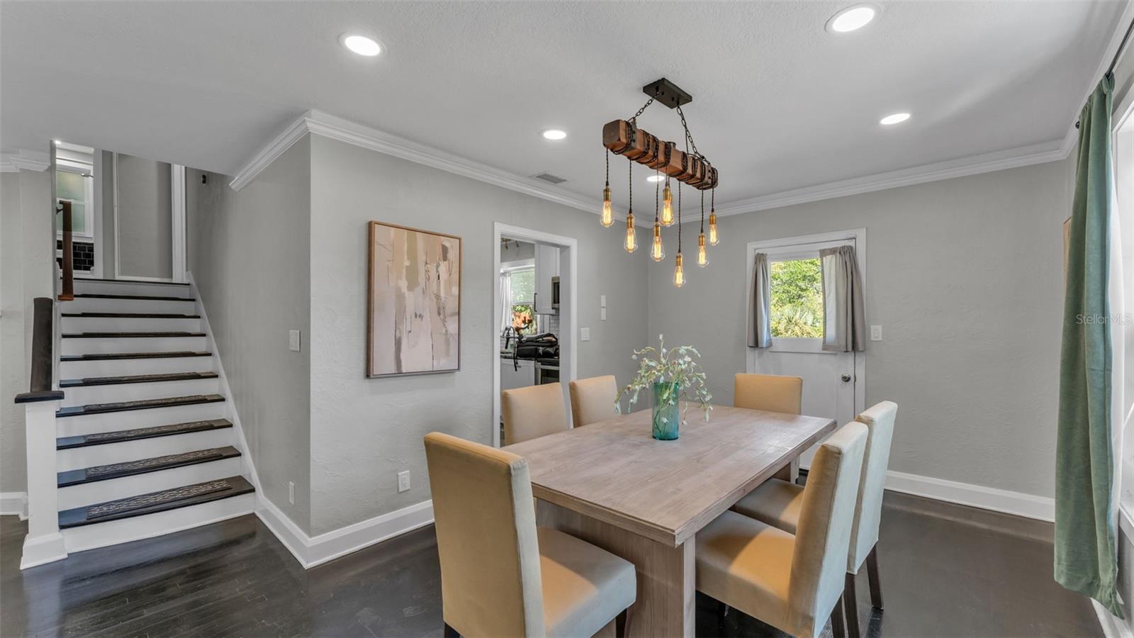 Image 9 of 40 For 724 Buena Vista Street