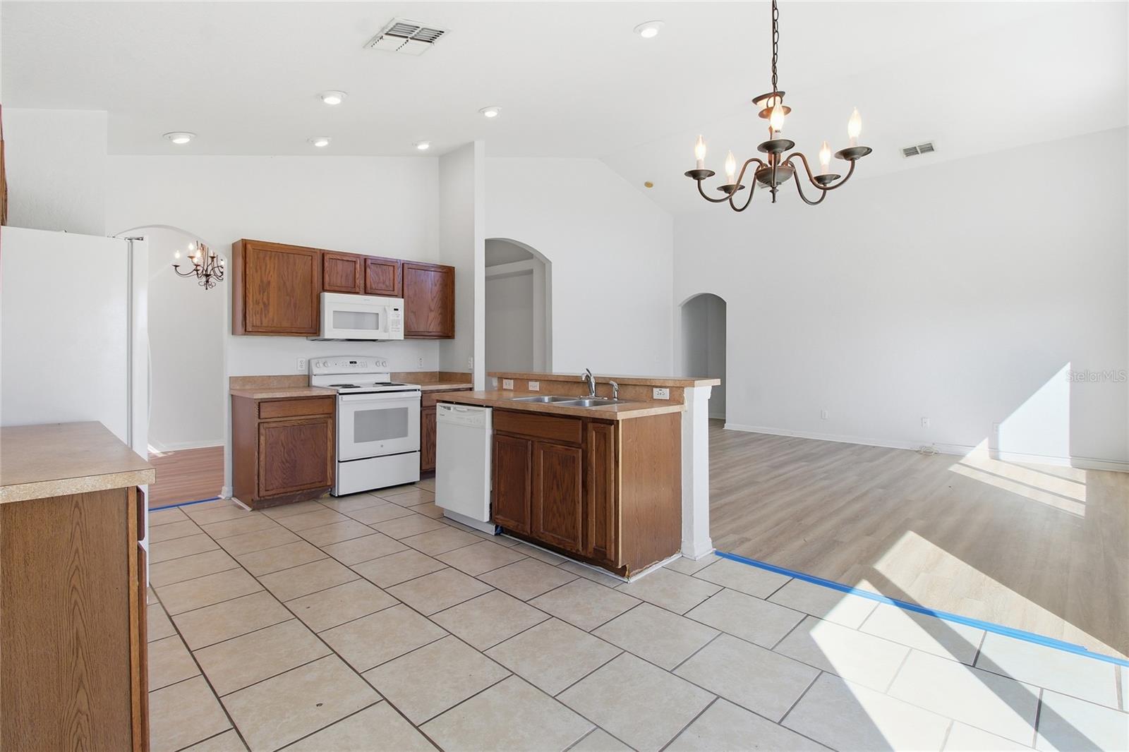 Image 10 of 34 For 2764 Rochelle Drive